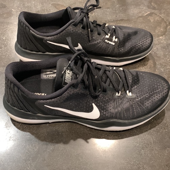 Women’s Nike Training Flex Supreme TR5 Flywire Shoe - Picture 5 of 12